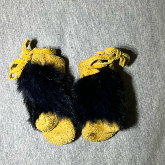 Rabbit fur tall moccasin - Picture 5 of 5